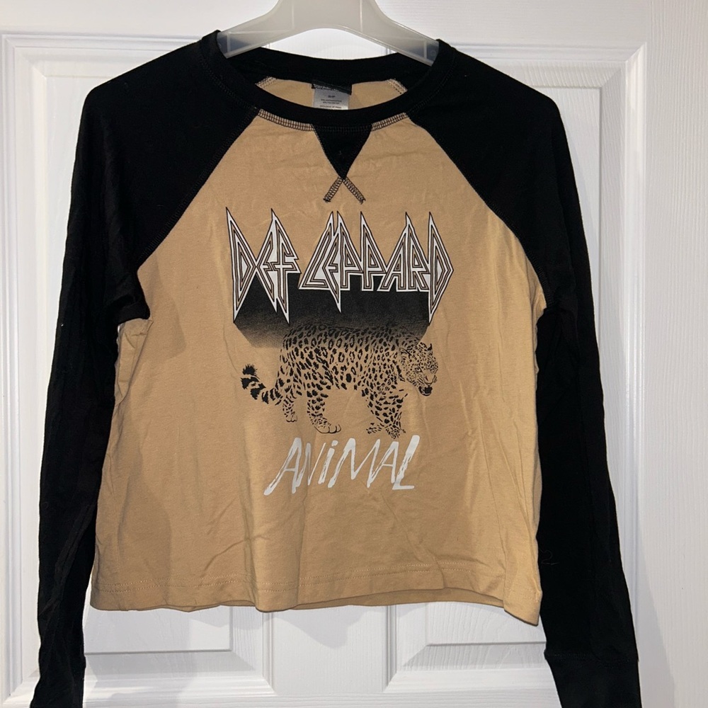 Def Leopard long sleeve shirt